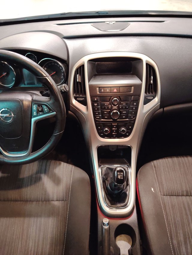 Opel Astra 2012
