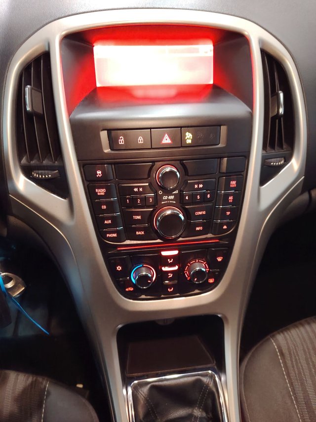 Opel Astra 2012