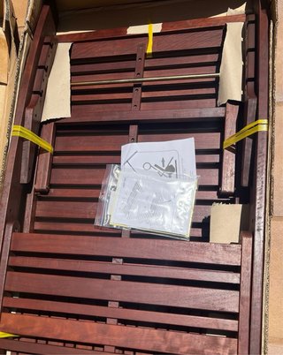 Tumbona madera maciza con colchoneta sin estrenar