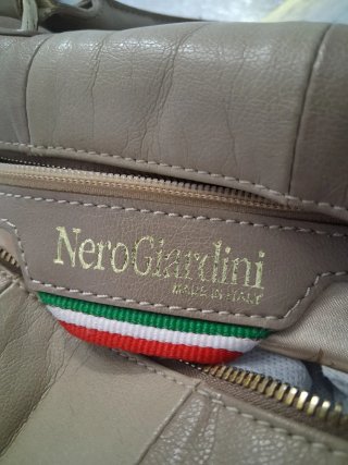 Bauletto Nero Giardini beige Bolsa marca italiana