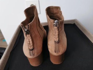 Botines ante tacón madera