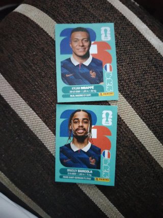 Cartas Kylian Mbappé y Bradley Barcola
