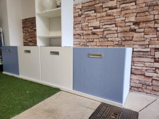 Dormitorio infantil azul y blanco