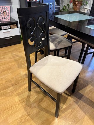 Mesa extensible y 6 sillas madera y cristal