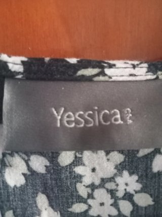 Blusa sin mangas estampada floral