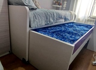 Cama nido robusta morado y blanco