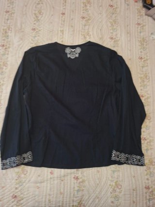 Blusa negra bordada talla XL
