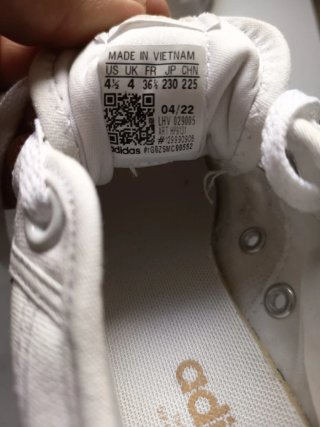 Zapatillas Adidas Blancas y Doradas