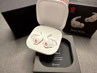 Beats Fit Pro Blancos