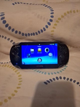 PS Vita Fat PSH 1004 Negra