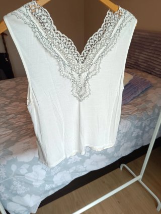 Top satén H&M con encaje