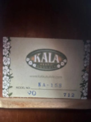 Ukulele Kala con custodia