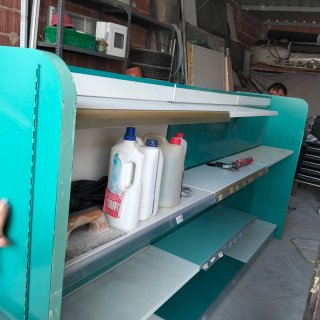 Estanterías metálicas para tienda