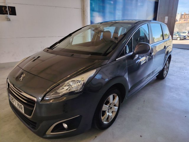 Peugeot 5008 2014