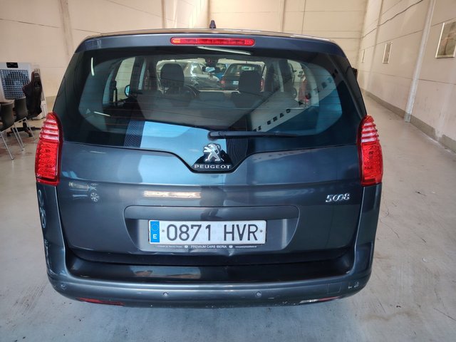 Peugeot 5008 2014