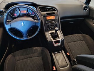 Peugeot 5008 2014