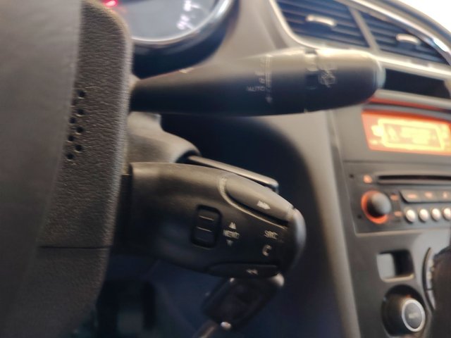 Peugeot 5008 2014