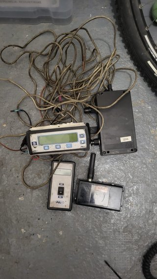 Báscula digital con pantalla y accesorios