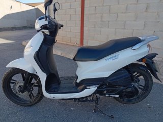 Peugeot Tweet 125