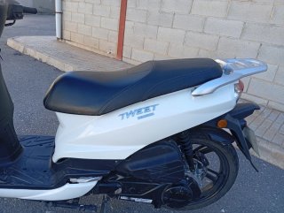Peugeot Tweet 125