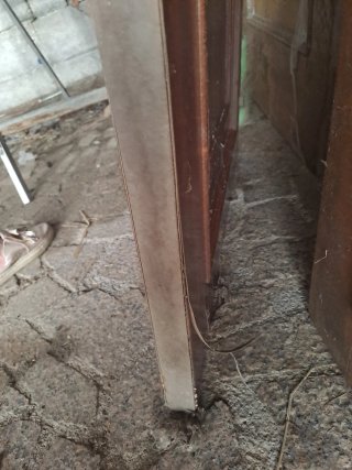 Puerta interior blanca con manilla
