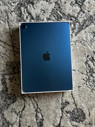iPad 10ª Gen 64GB Azul + 2 Fundas