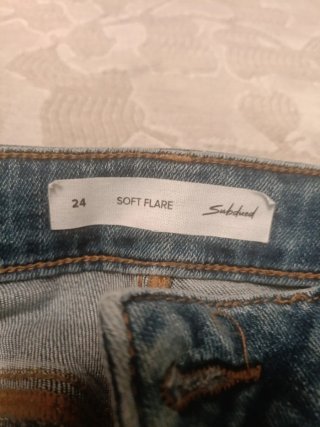 Pantalón vaquero acampanado azul