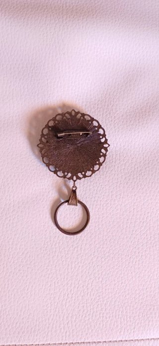 Cuelga gafas broche Gorjuss