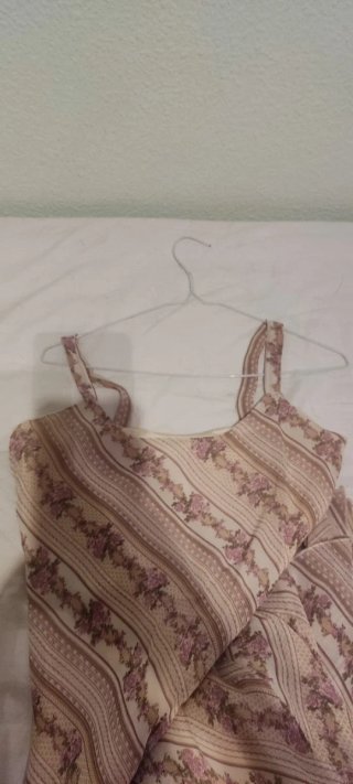 Vestido de flores beige y rosa