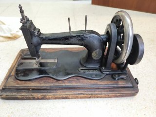 Máquina de coser antigua