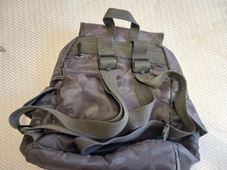 Mochila Kipling gris estampado animal