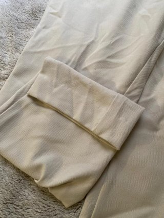 Pantalón de traje corto beige
