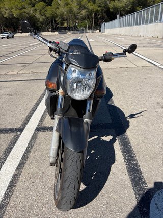 Suzuki GSR 600 Naked Negra/Plata