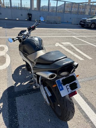 Suzuki GSR 600 Naked Negra/Plata