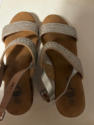 Sandalias doradas y plateadas talla 41