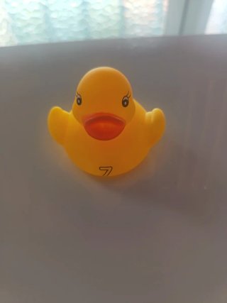 Pato de goma amarillo