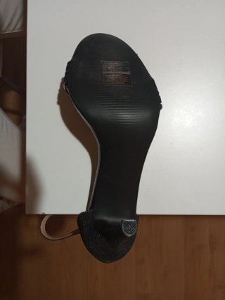 Sandalias negras tacón alto