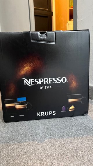 Cafetera Nespresso Krups Beige