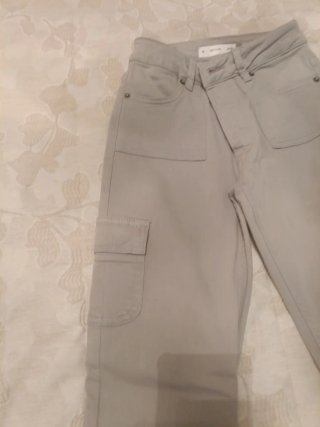 Pantalón cargo gris acampanado XXS