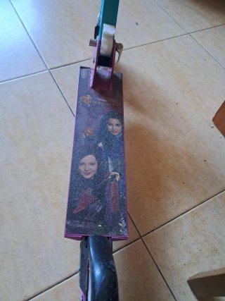 Patinete infantil Los Descendientes