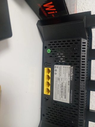Router Tenda Wi-Fi 7 BE6L Pro
