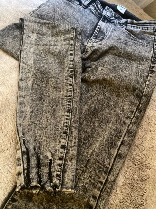 Pantalón vaquero gris efecto lavado