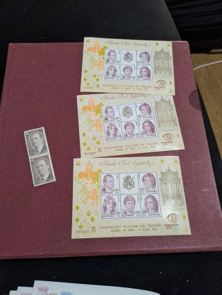 Lote sellos España Picasso y Telecomunicaciones