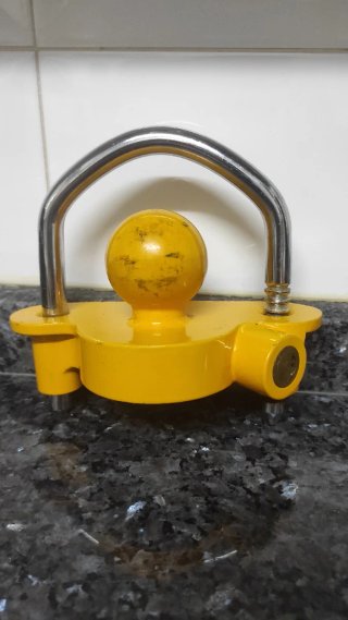 Antirrobo para remolque con llave