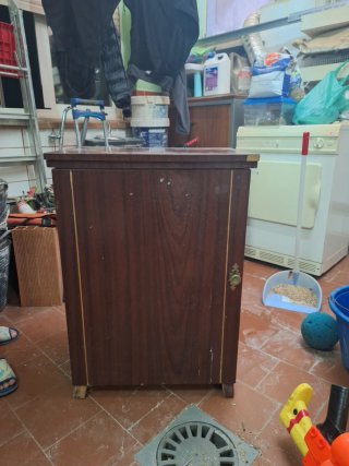 Máquina de coser Sigma con mueble