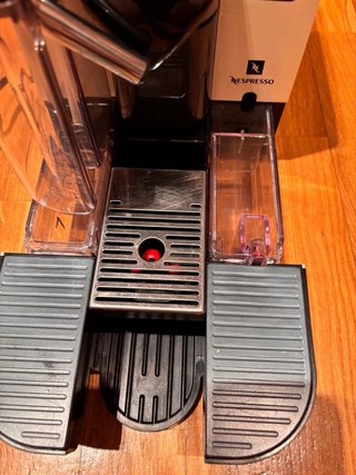 Cafetera Nespresso DeLonghi Lattissima