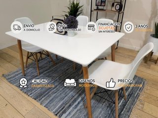 Mesa con 4 sillas nuevas de fábrica