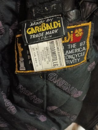 Chaqueta de cuero motera negra