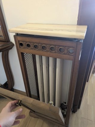 Cubreradiador madera con mármol