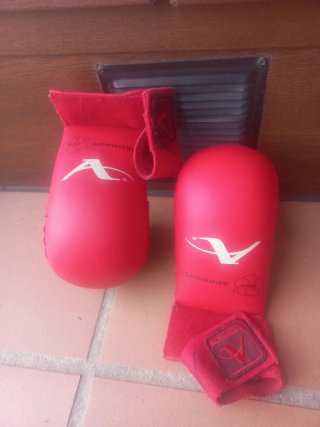 Guantillas Kumite Arawaza Rojas WKF